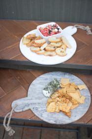 ROUND GREY MARBLE CUTTING BOARD WITH JUTE HANGER